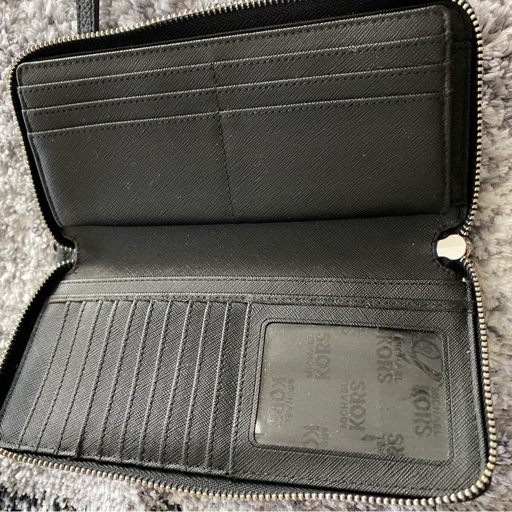 Michael Kors black wristlet - Picture 6 of 7